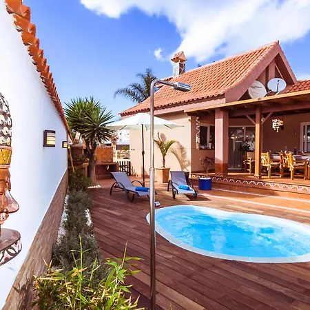 Strandnahes Hibiscus Mit Privatem Pool Hébergement de vacances *