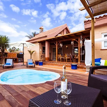Strandnahes Hibiscus Mit Privatem Pool Hébergement de vacances Corralejo